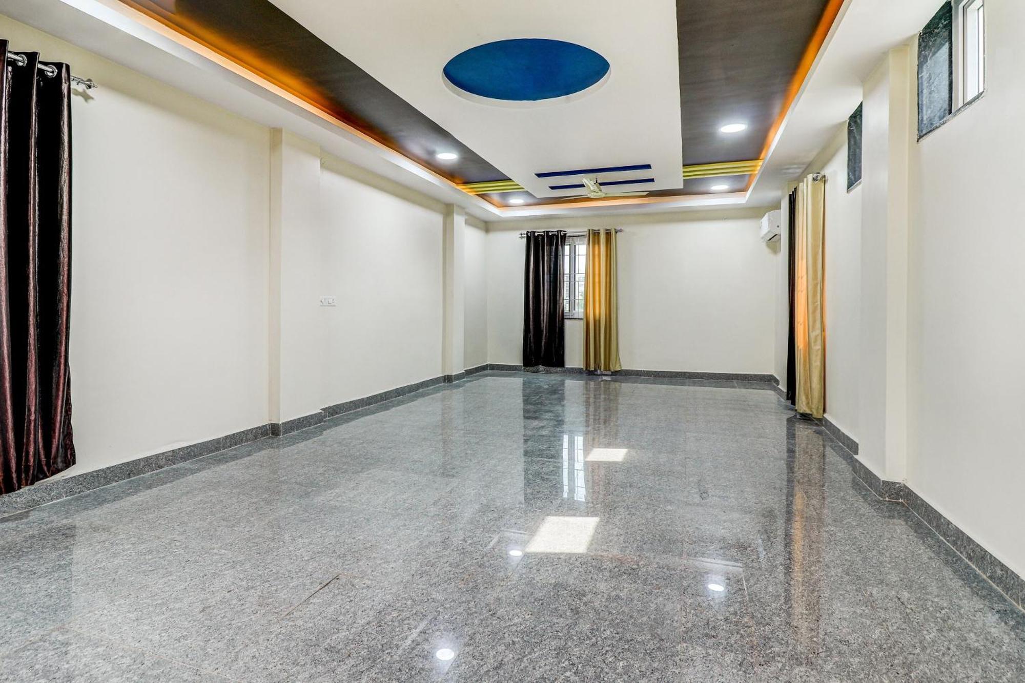 Oyo Sri Singampalli Residency Raspari Palao Exterior foto