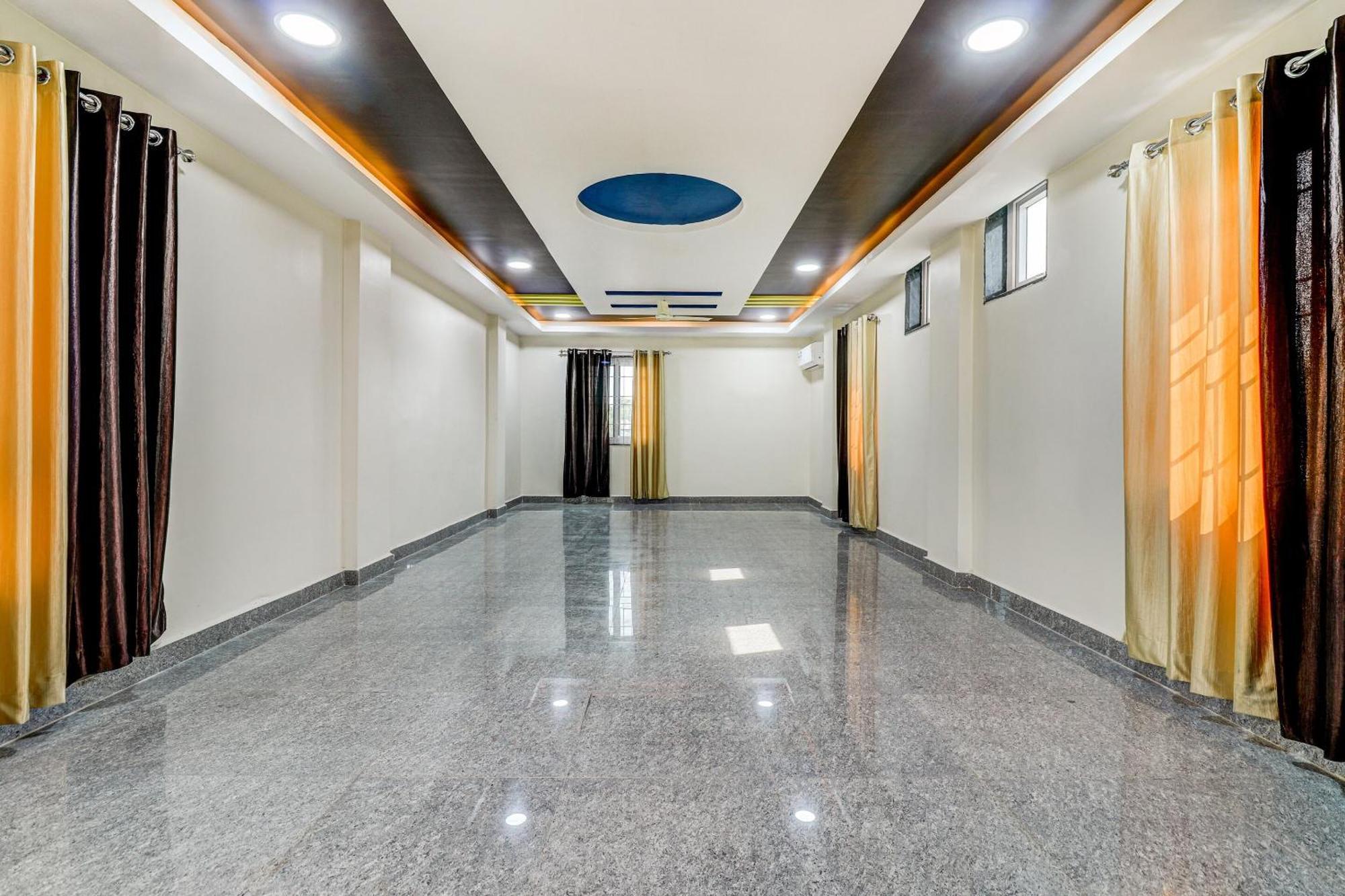 Oyo Sri Singampalli Residency Raspari Palao Exterior foto